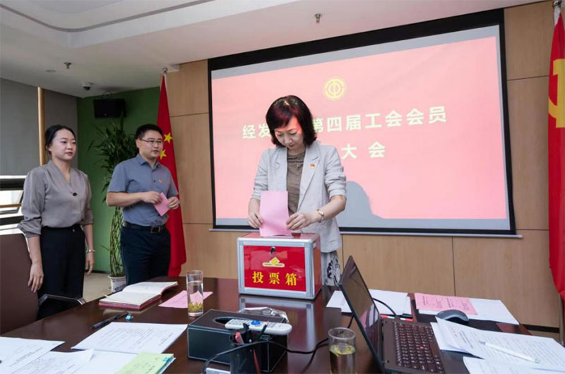 000000.jpg 000000.jpg