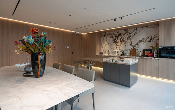 000000.jpg 000000.jpg